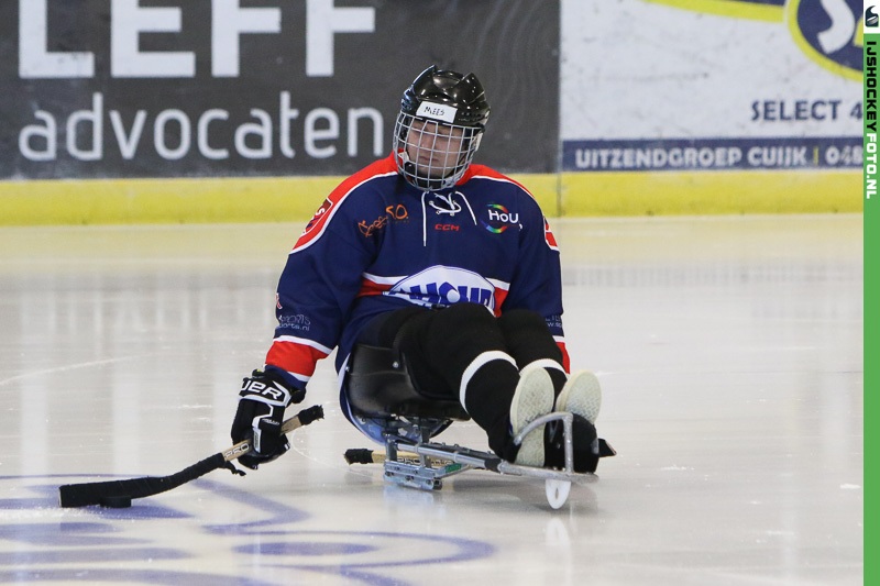 De eerste competitie wedstrijd voor para ijshockey. Foto ijshockeyfoto.nl