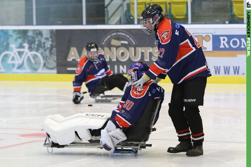 De eerste competitie wedstrijd voor para ijshockey. Foto ijshockeyfoto.nl