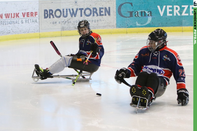 De eerste competitie wedstrijd voor para ijshockey. Foto ijshockeyfoto.nl